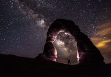 delicate-arch-night-stars-landscape