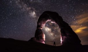 delicate-arch-night-stars-landscape